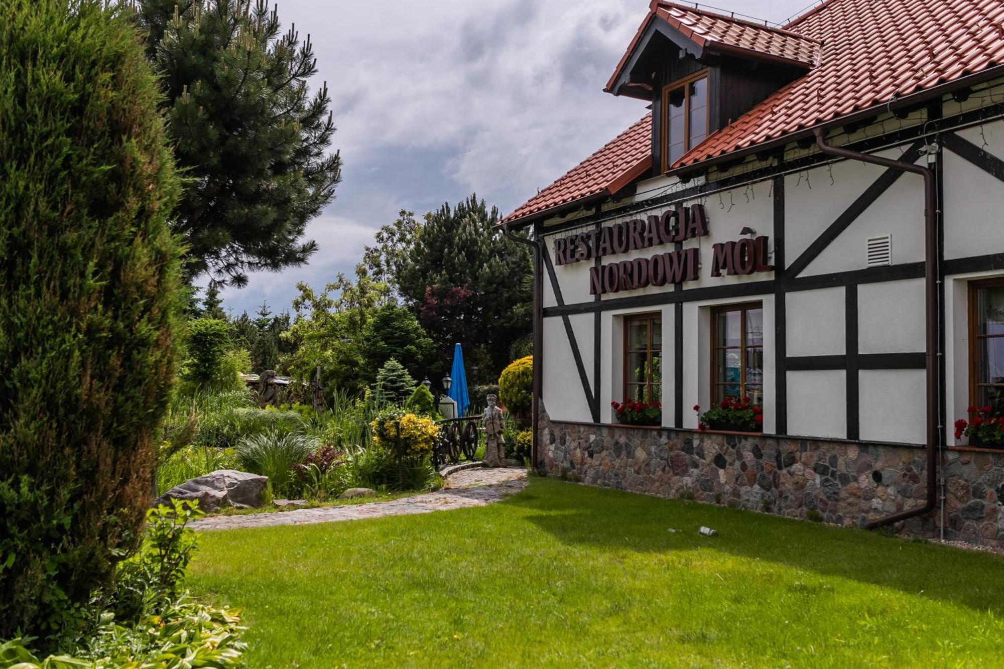Nordowi Dwor Bed and Breakfast Celbowo Buitenkant foto